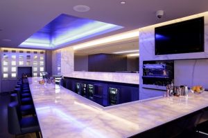 United-Polaris-Lounge-Chicago-4-300x200