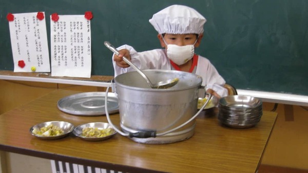 Japan-School-Lunch-Session-©AHLN