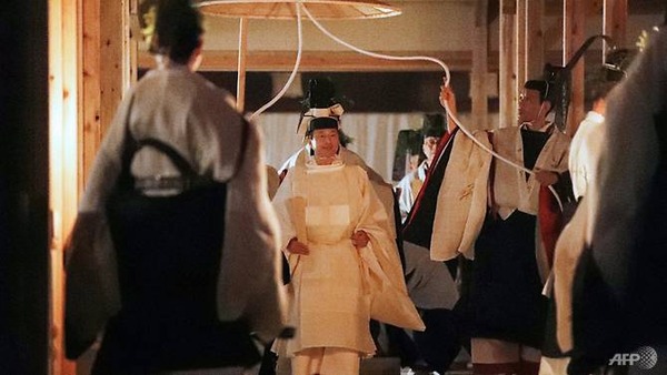 naruhito-goddess-ritual