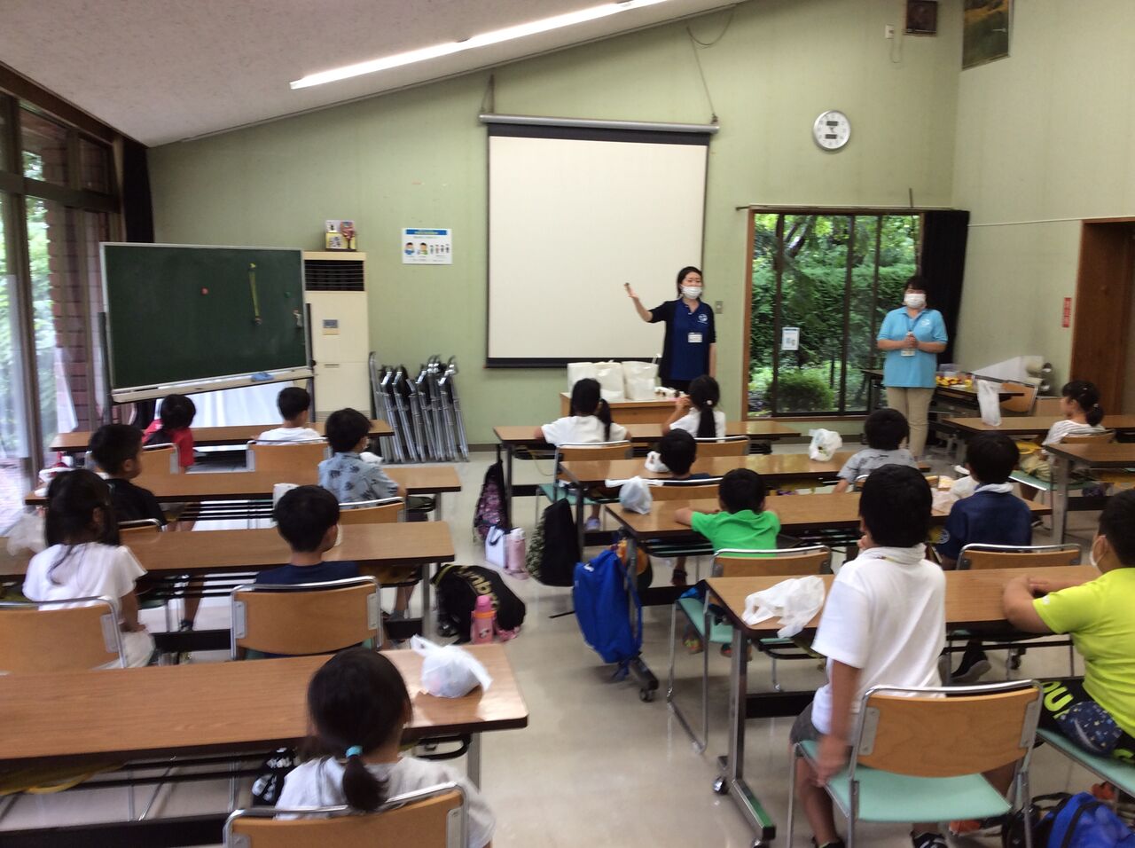 雨ですが ネイチャークラフト完成 弘前城植物園 雨ですが ネイチャークラフト完成 弘前城植物園
