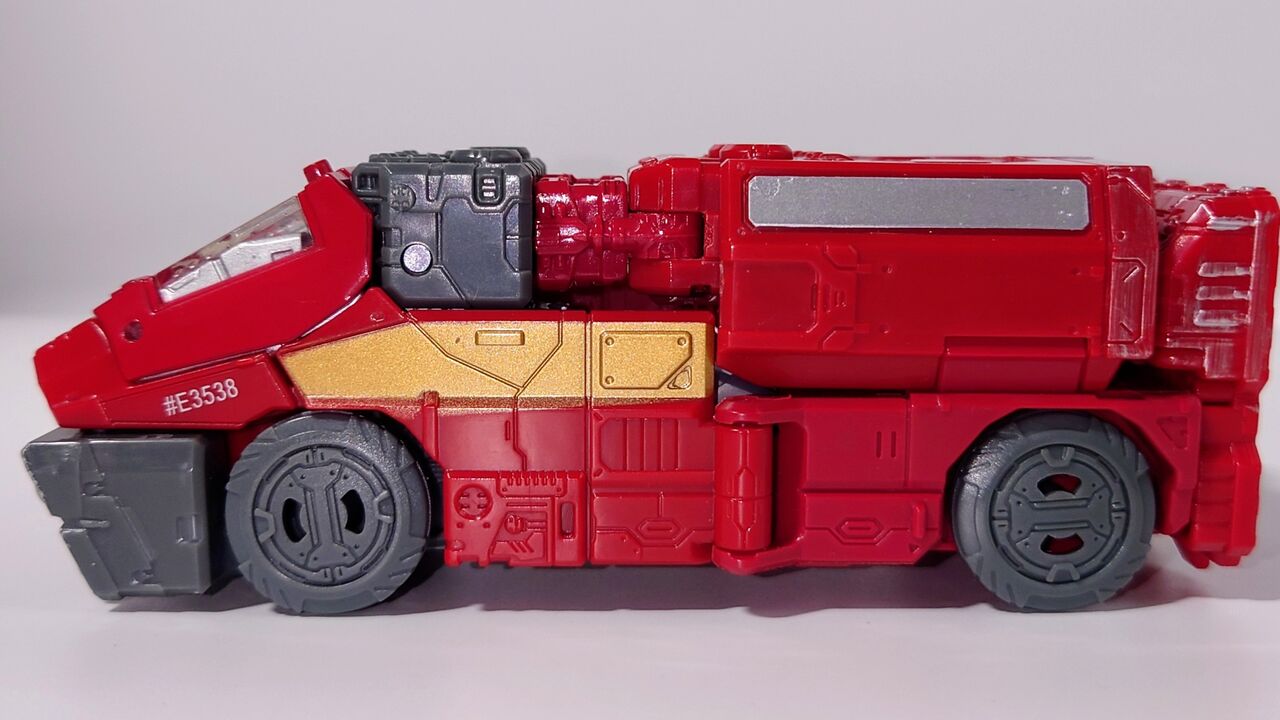 SG17 アイアンハイド　SG45 クロスヘアーズ　トランスフォーマー　シージ Transformers WFC Siege 】SG-17 Ironhide wotafa's review