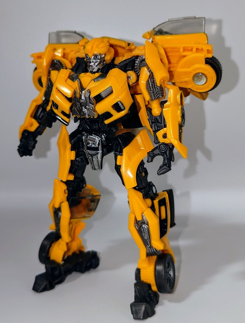 トランスフォーマー スタジオシリーズ バンブルビー SS-90 TRANSFORMERS STUDIO SERIES SS 90 DELUXE CLASS BUMBLEBEE DOTM