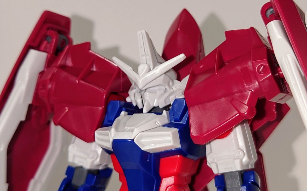 高速飛行モードへの変形を可動ギミックで再現！ガンプラ「HG