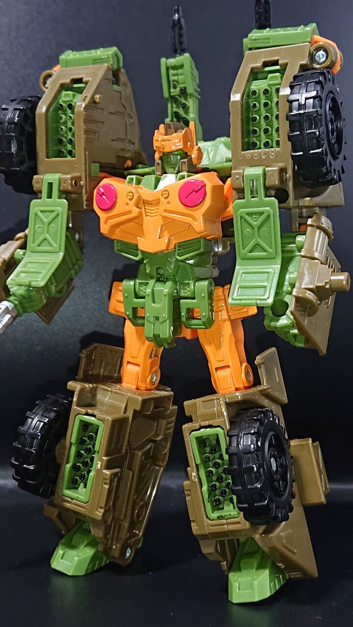 140．トランスフォーマーユニバース ロードバスター レビュー