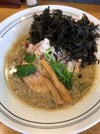 背脂煮干しそば