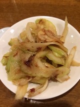 セロリのニンニクゴマ油和え