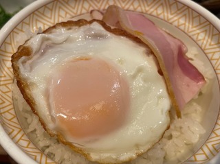 ベーコンエッグ丼