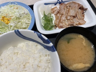 厚切り豚カルビ焼肉定食