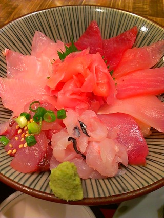 地魚海鮮丼