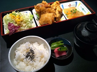若鶏の唐揚ランチ