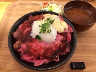 ローストビーフ丼