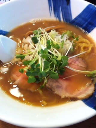 豚骨醤油ラーメン