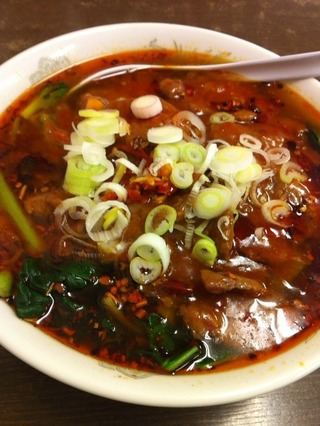 牛肉と唐辛子の旨辛麺