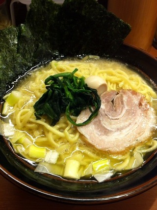 塩豚骨ラーメン