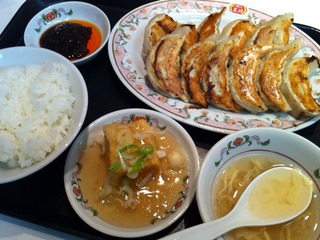 冬の餃子定食