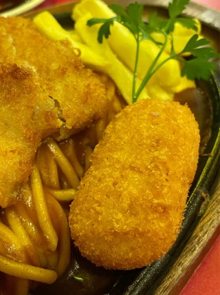 ���˥���