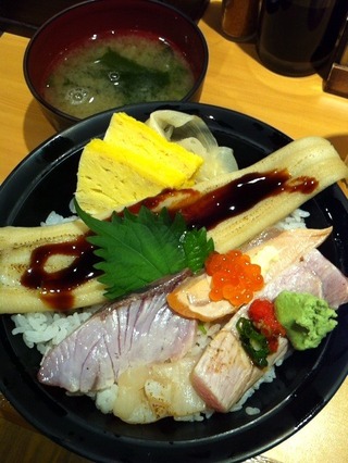 炙り海鮮丼