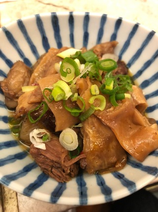 すじ肉煮こみ