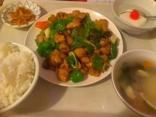 鶏肉とピーマン炒め定食