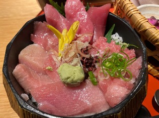 みえまぐろ丼