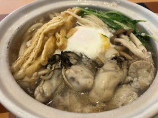 牡蠣と帆立の贅沢鍋焼うどん