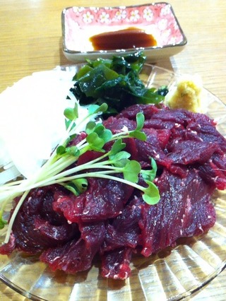 鯨赤身刺身