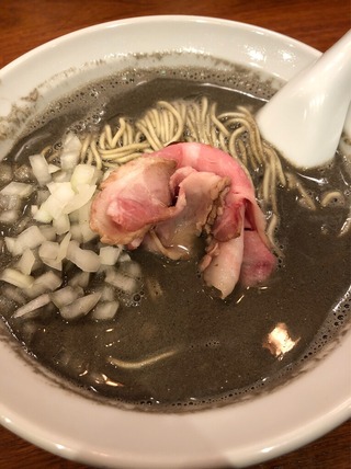 濃密煮干醤油蕎麦