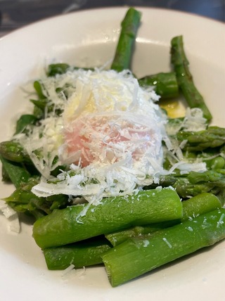 アスパラガスの温サラダ