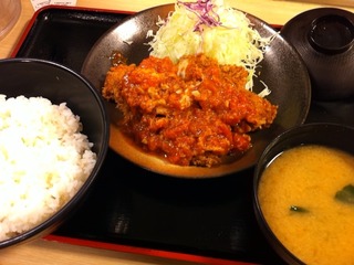 チーズとまとチキン定食
