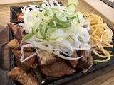 ホルモンハラミ焼肉定食