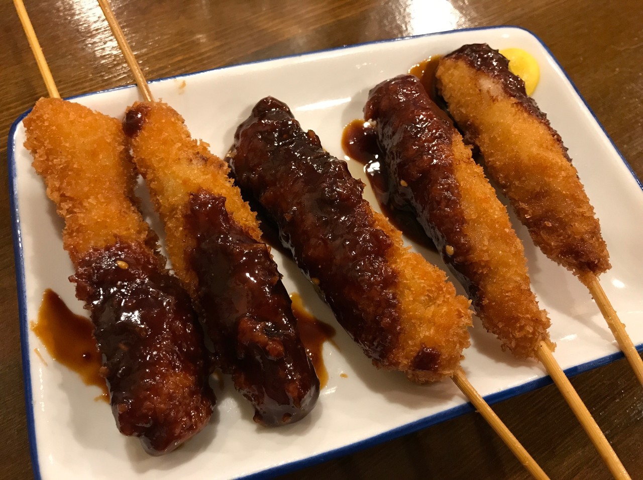 せんべろセットで 味噌串カツに生ビール べに屋 名古屋 食メモ 愛知 旅先b級グルメと飲み記録 せんべろセットで 味噌串カツに生ビール べに屋 名古屋 食メモ 愛知 旅先b級グルメと飲み記録