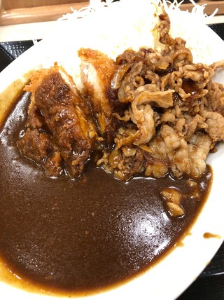 チキンカツのせ生姜焼きカレー