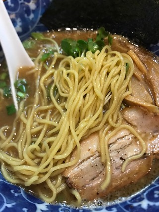 鶏白湯醤油ラーメン