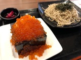 十割そばと贅沢こぼれいくらの升飯