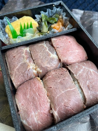 創作寿司ローストビーフ