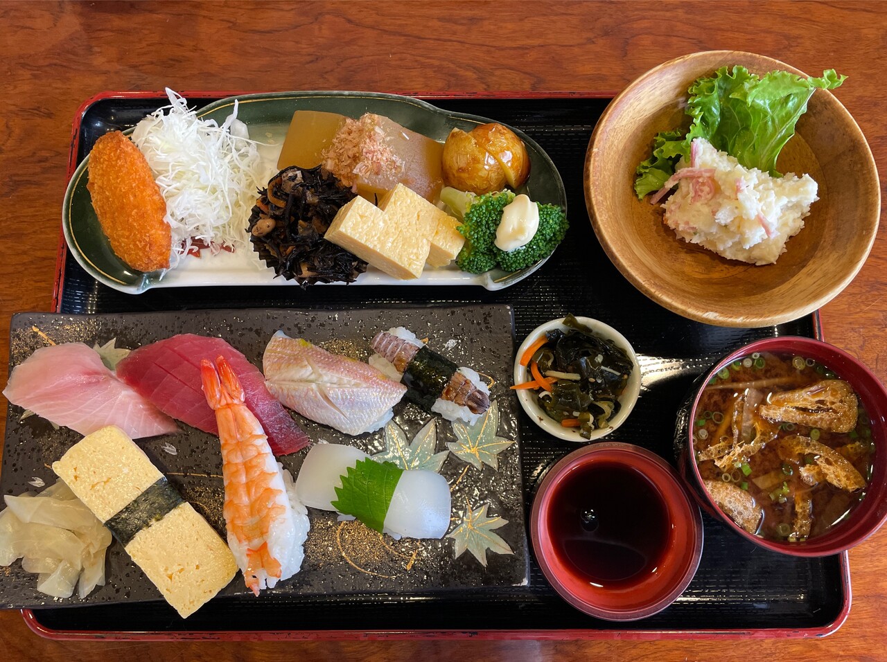 PS純金ランチ！にぎり寿司ランチ＠米寿司（豊川） : 食メモ