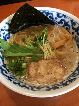 鶏白湯ラーメン