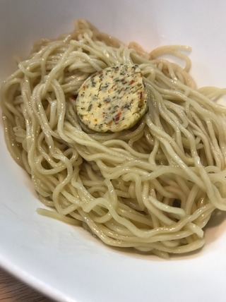 五種のハーブバター添え隠し玉