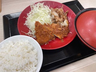 豚ロースタレカツと牛焼肉の合い盛り定食