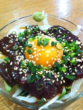 鯨ユッケ