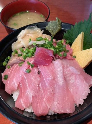 本日のまぐろ丼