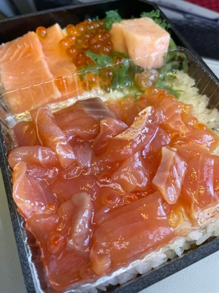 鮭のルイベ漬盛り海鮮弁当