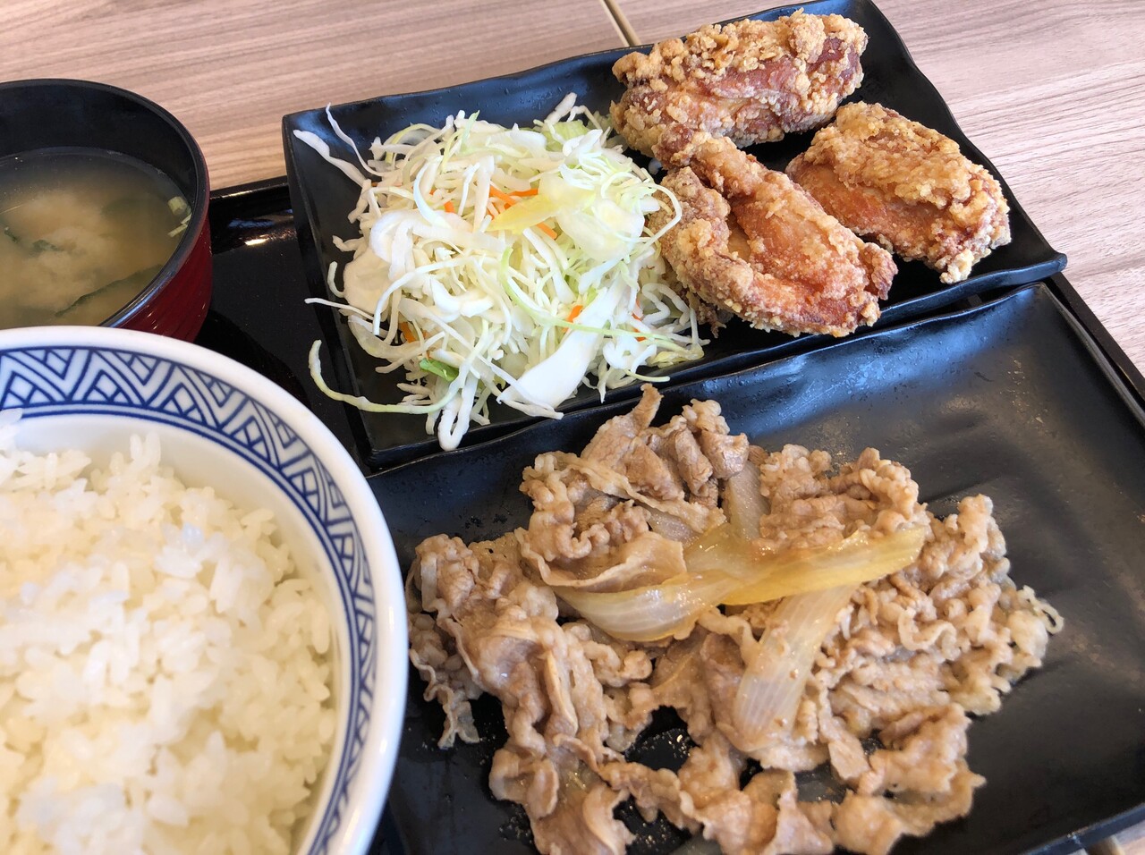 W定食 牛皿 から揚げ定食 吉野家 食メモ 愛知 横浜b級グルメと飲み記録