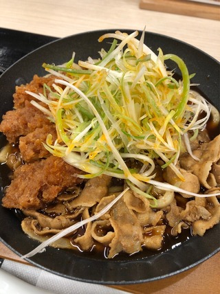 肉うどんチキンカツ