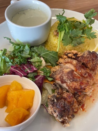 アジアン風フライドチキン&グリーンカレープレート