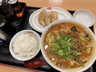 野菜たっぷり胡麻味噌担々麺