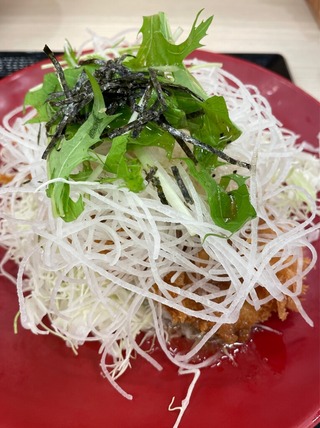山盛り野菜の塩だれロースカツ