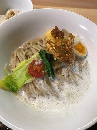 泡ソースとエリンギオイルのまぜそば