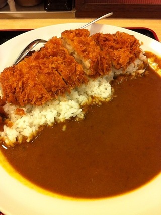 チキンももかつカレー