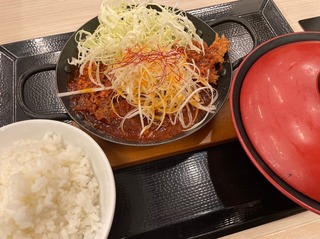 辛出汁チキンカツ定食